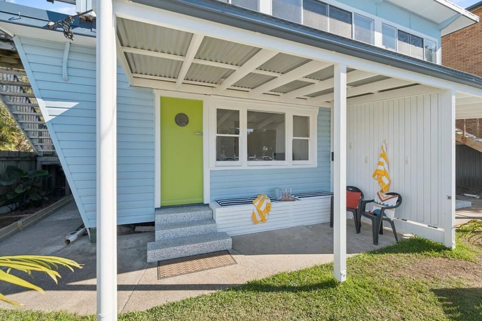 Seabreeze - Parky's Pet friendly beachside duplex Apartment in Coffs Harbour