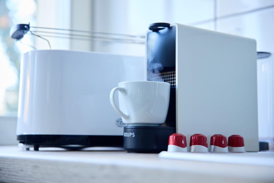 Coffee/tea facilities, toaster, kitchen