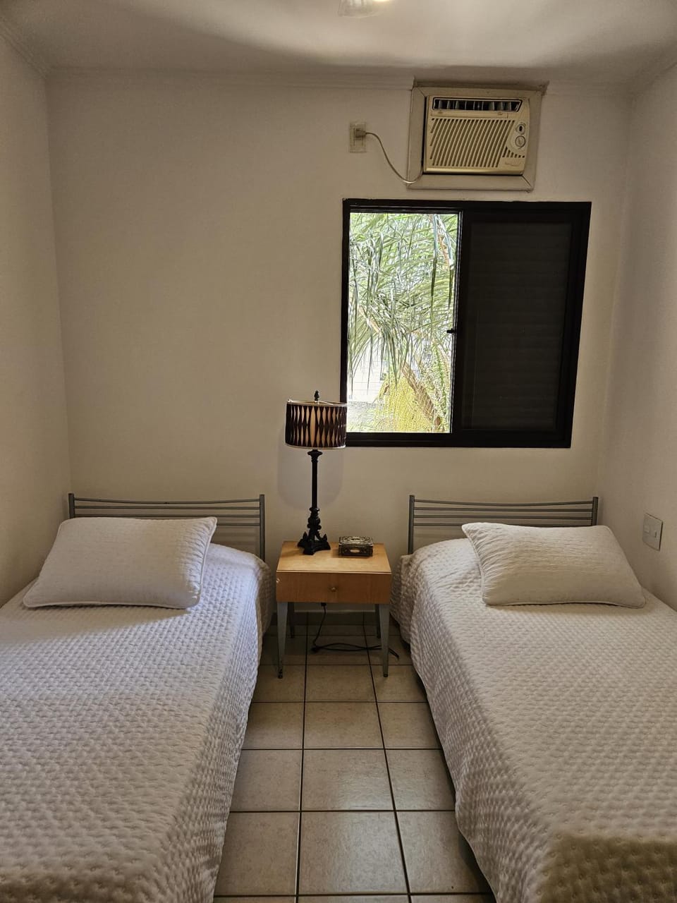 Bed, Photo of the whole room, Bedroom, air conditioner