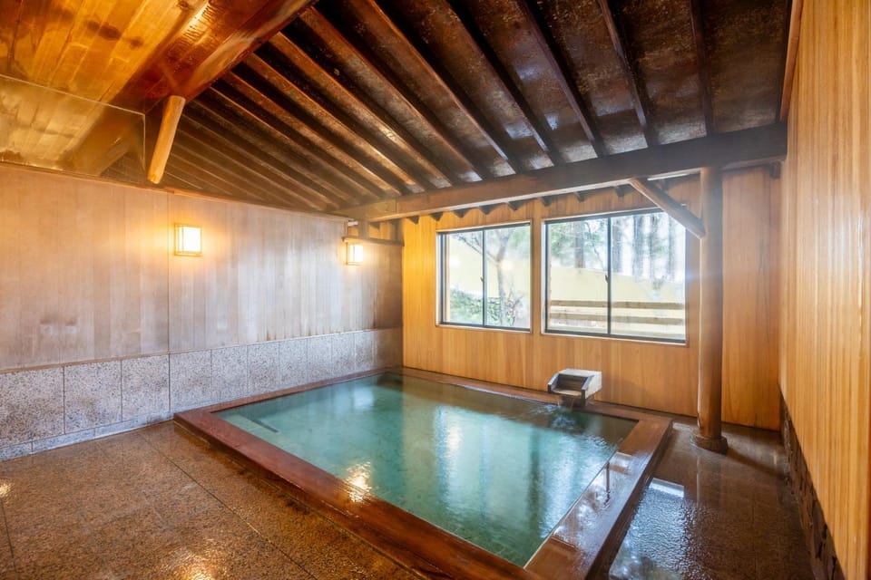 源泉の湯 福の屋 Ryokan in Japan