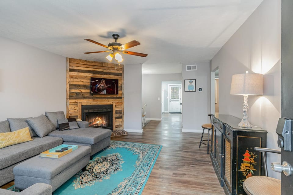 TV and multimedia, Living room, Seating area