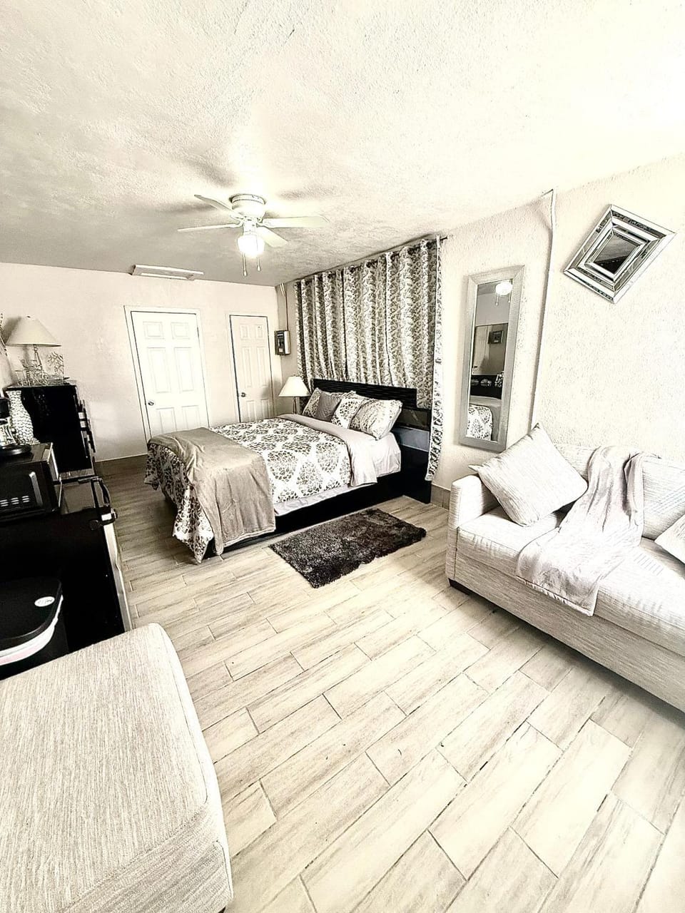 # 22 Cozy Mini House by the Lake Apartment in Lake Okeechobee