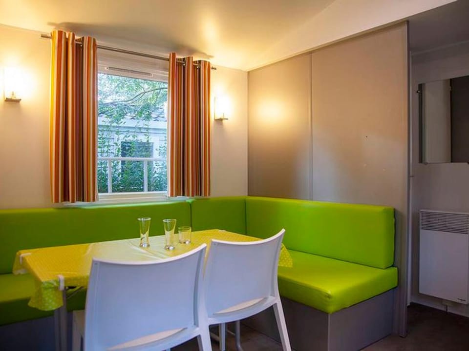 Mobil home à Naucelle avec terrasse - API-1-52-671 Campground/ 
RV Resort in Auvergne-Rhône-Alpes