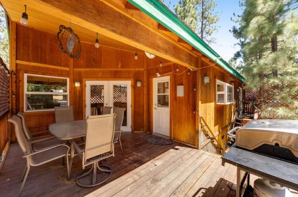 Wren's Nest and Hot-Tub, Games with Best Location! House in Big Bear