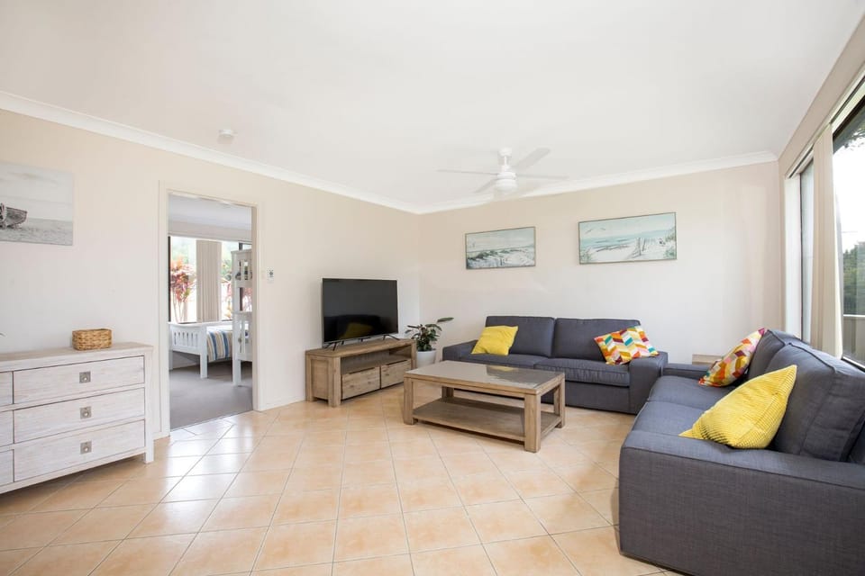 Sunsets - Family Friendly, Affordable House in Culburra Beach