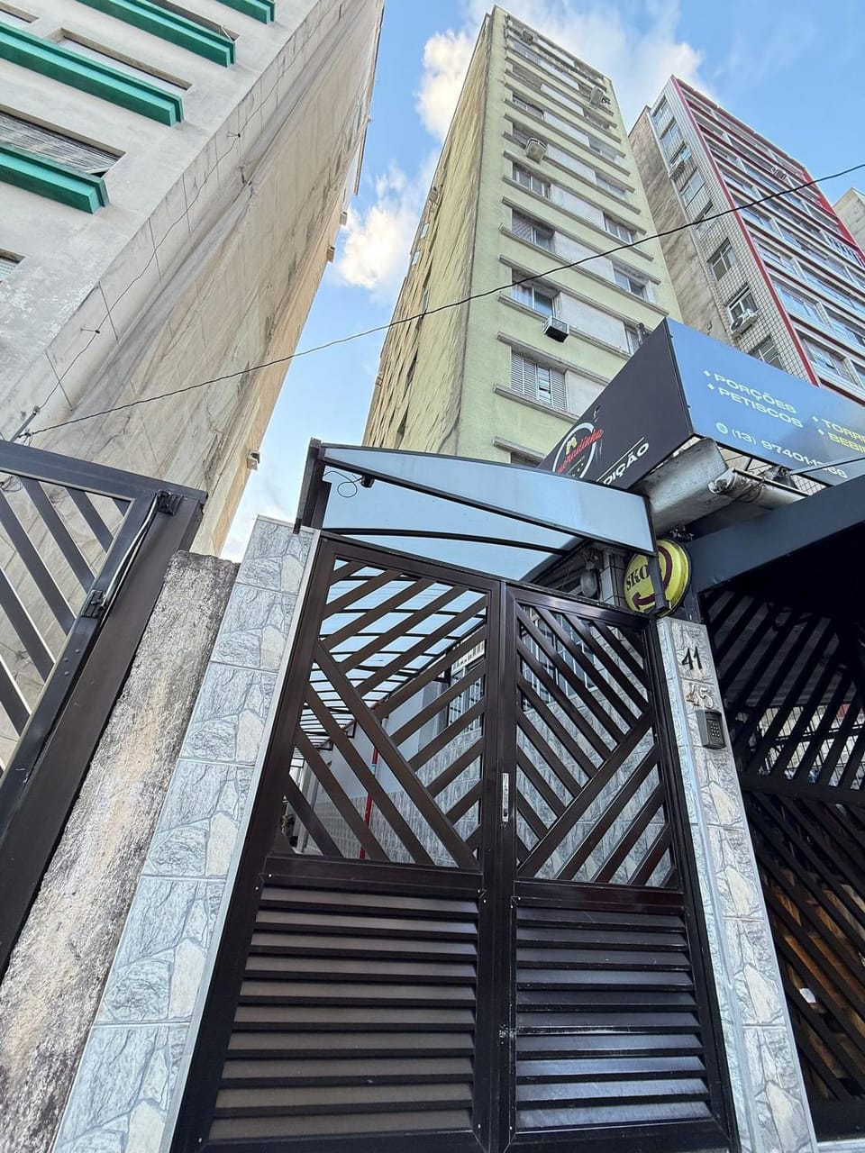 Facade/entrance