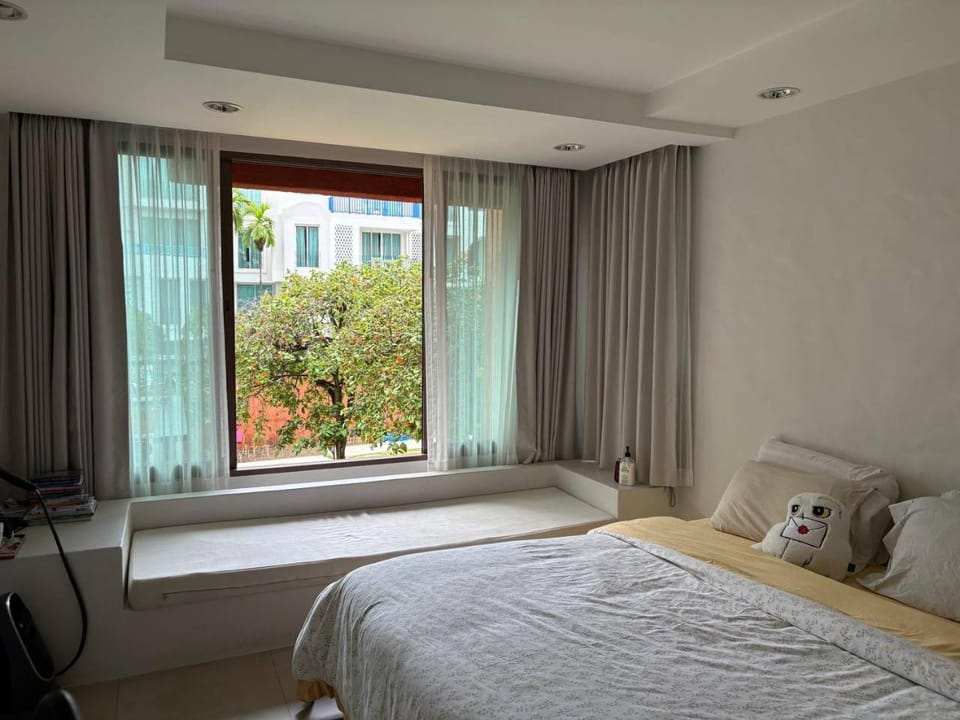 Playa Hua Hin 3BR Oceanfront Apartment in Nong Kae