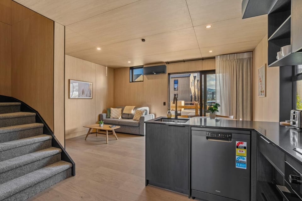 Kitchen or kitchenette, Living room, Seating area