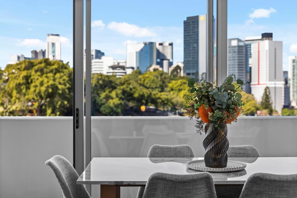 Stylish 3BR - Huge Park on Doorstep - 5 min to CBD Apartment in Brisbane City