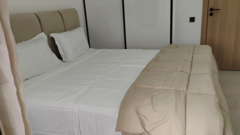 Luxury apartment 2 min Train Station 10 min Airport Apartment in Marrakesh