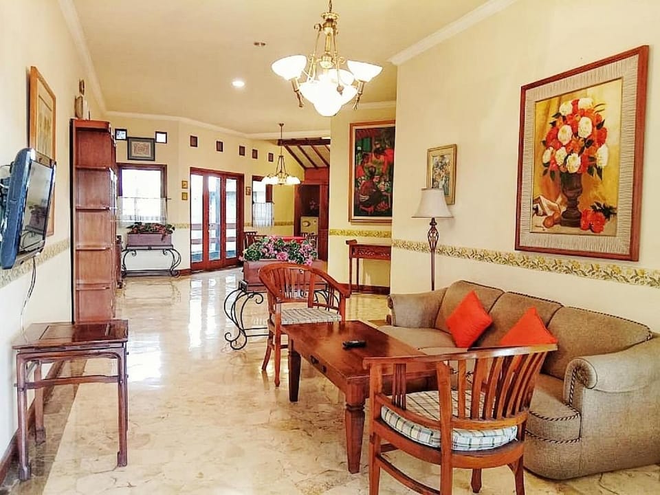 Kulem Cisitu Bed and Breakfast in Bandung