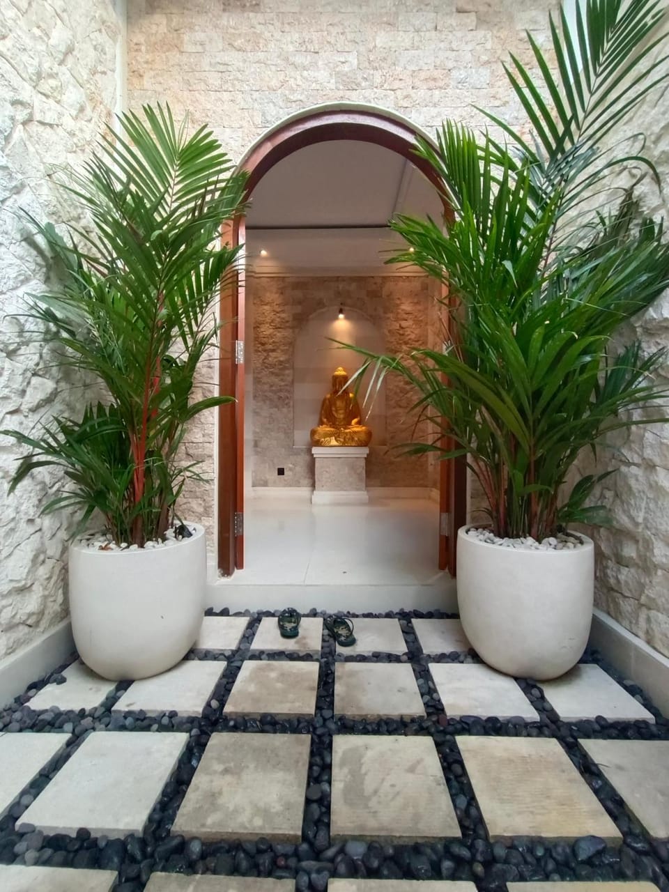 Facade/entrance, Day