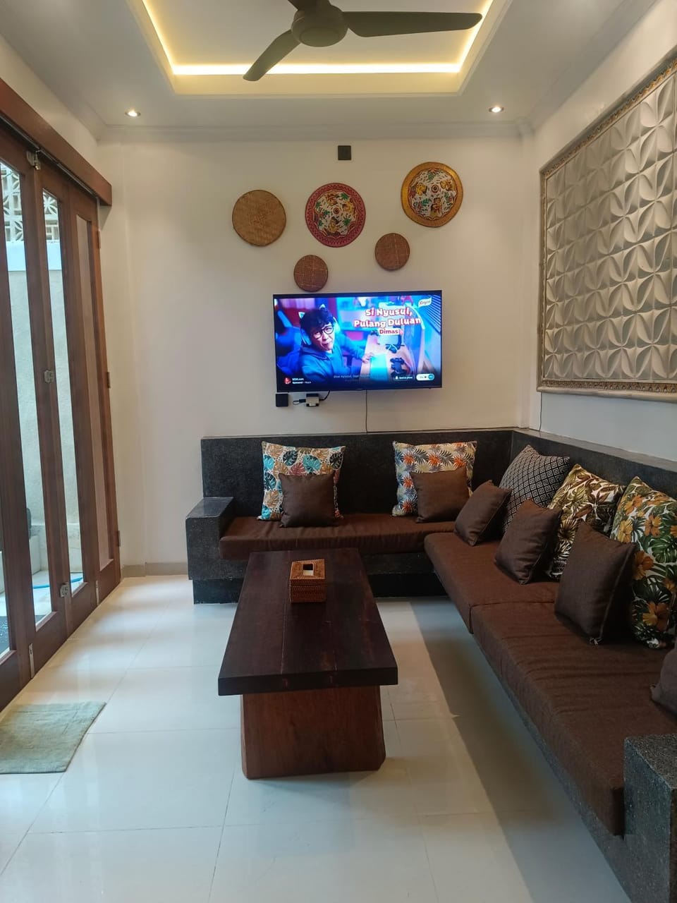 Living room, Seating area, Dining area, VIP