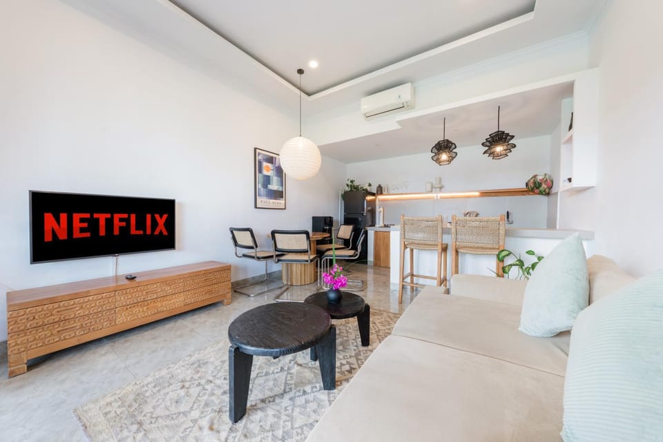 Communal lounge/ TV room, TV and multimedia, Living room, Seating area