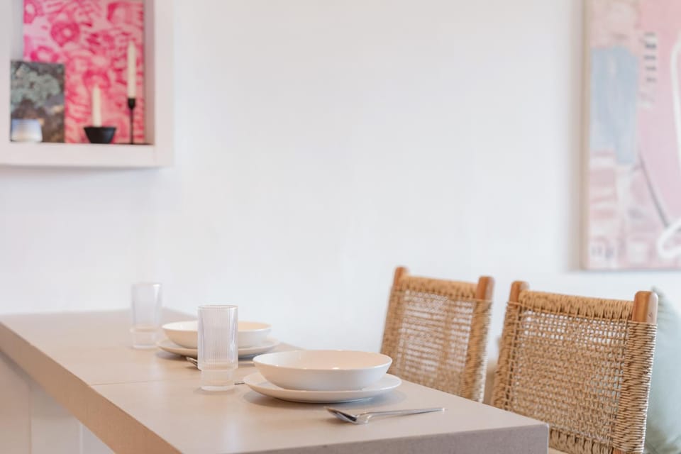 Seating area, Dining area