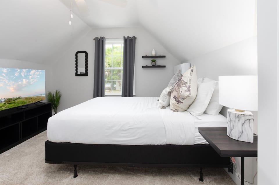 Pawleys Island Beach House Golf & Sleeps 10 House in South Carolina