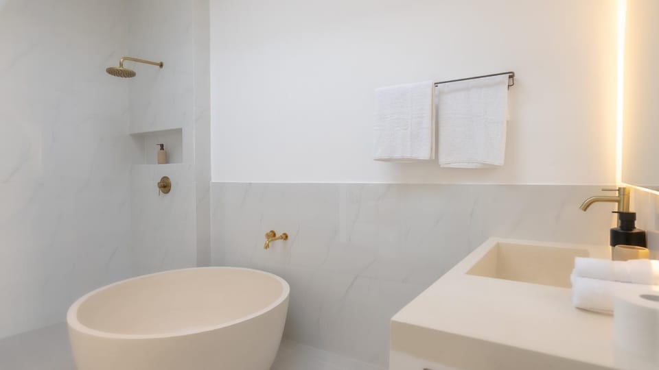 Villa Grega Mykonos, 2Br walking to Padang Padang beach Uluwatu Villa in Bali