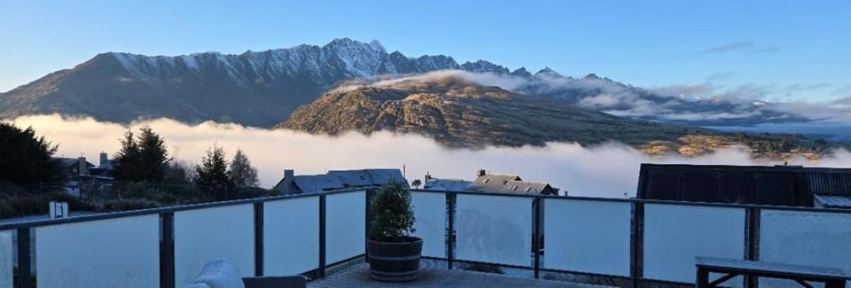 Balcony/Terrace, Lake view, Mountain view
