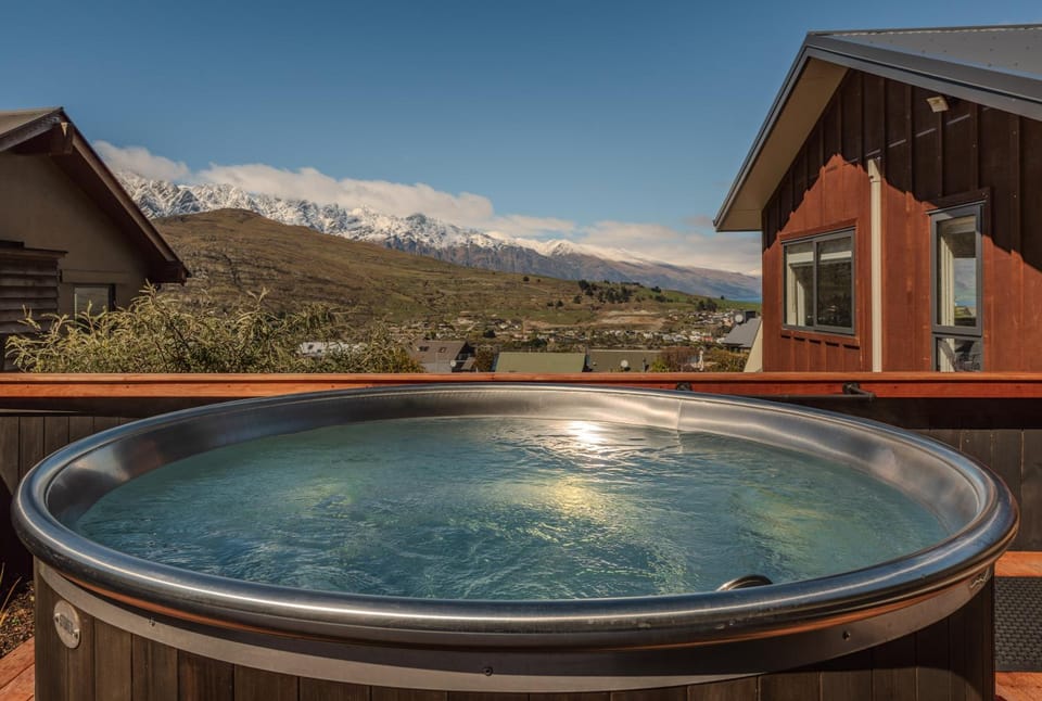 Hot Tub, Lake view, Mountain view