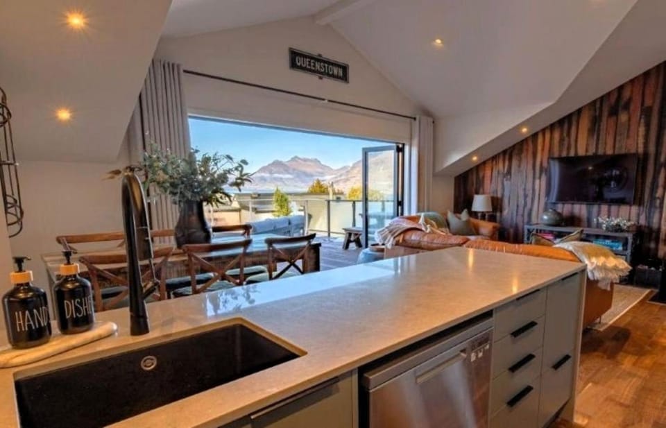Lake view, Mountain view, kitchen