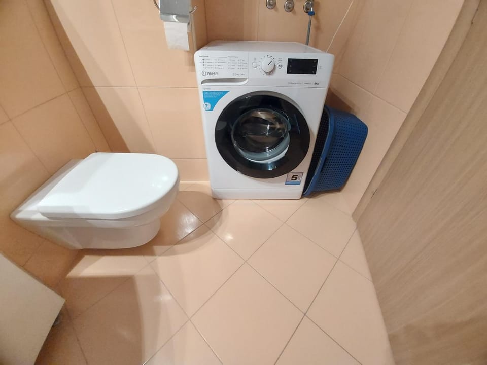 Bathroom, washing machine