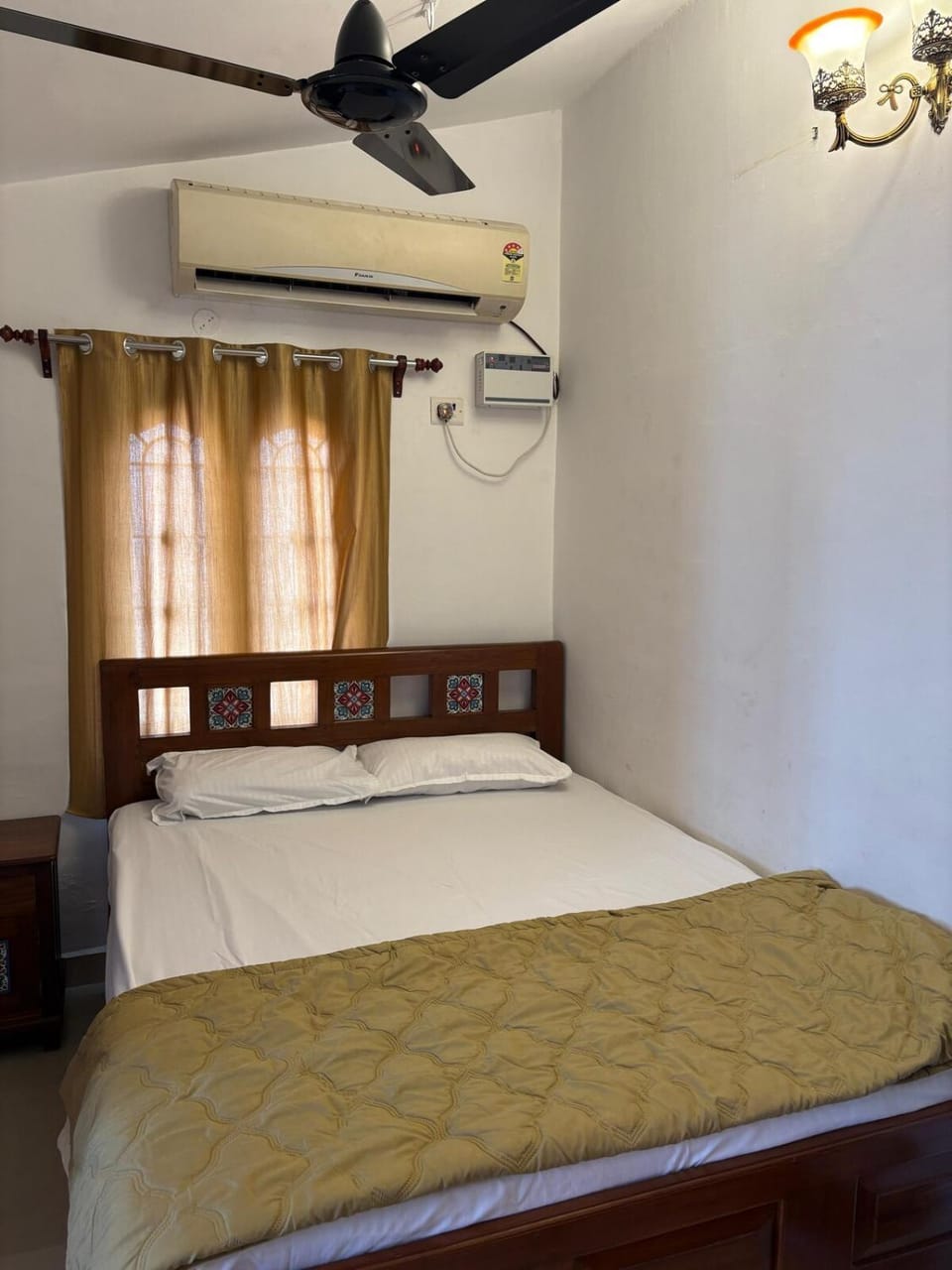 Bedroom, air conditioner