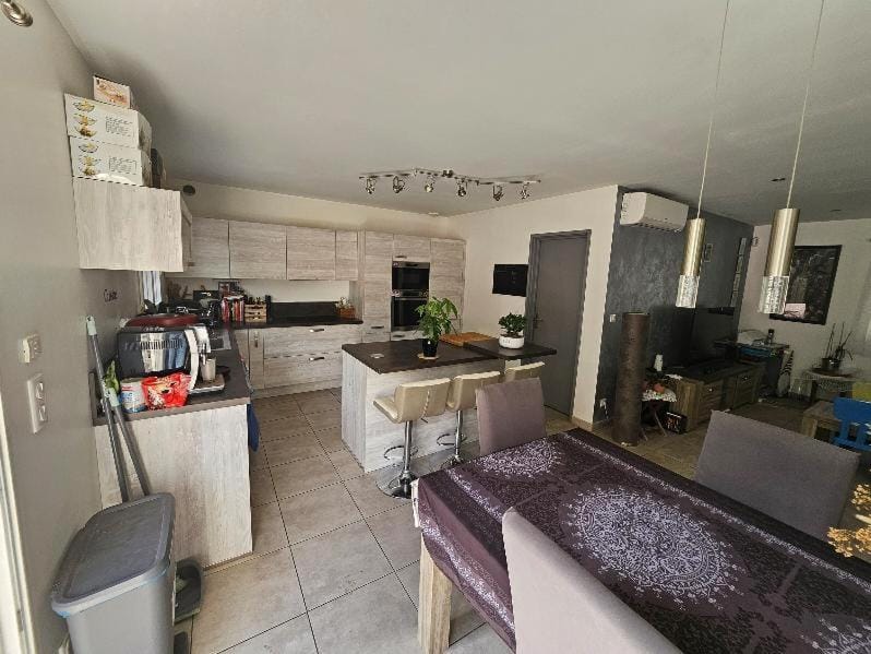 Coffee/tea facilities, Kitchen or kitchenette, Dining area, dishwasher, oven, stove, toaster