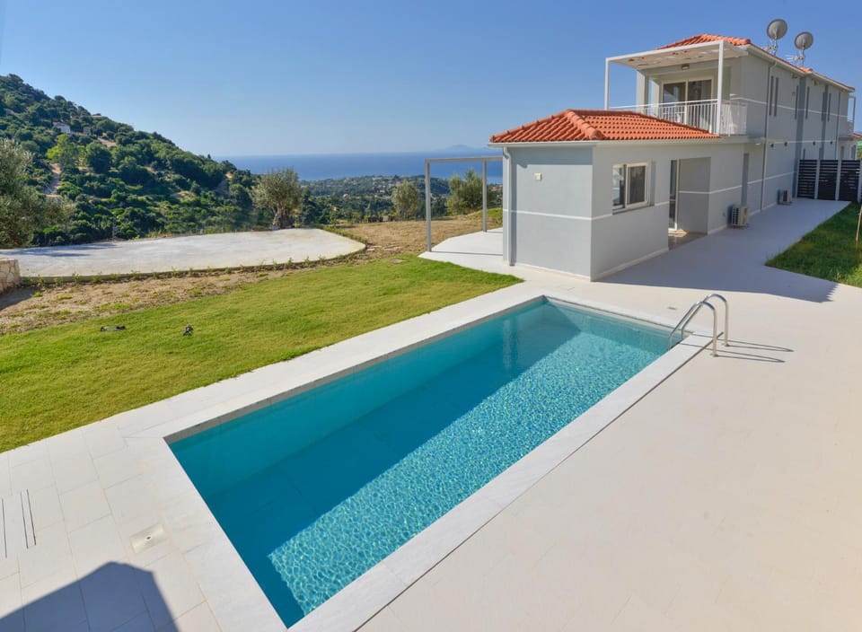 Property building, Natural landscape, Sea view, Swimming pool