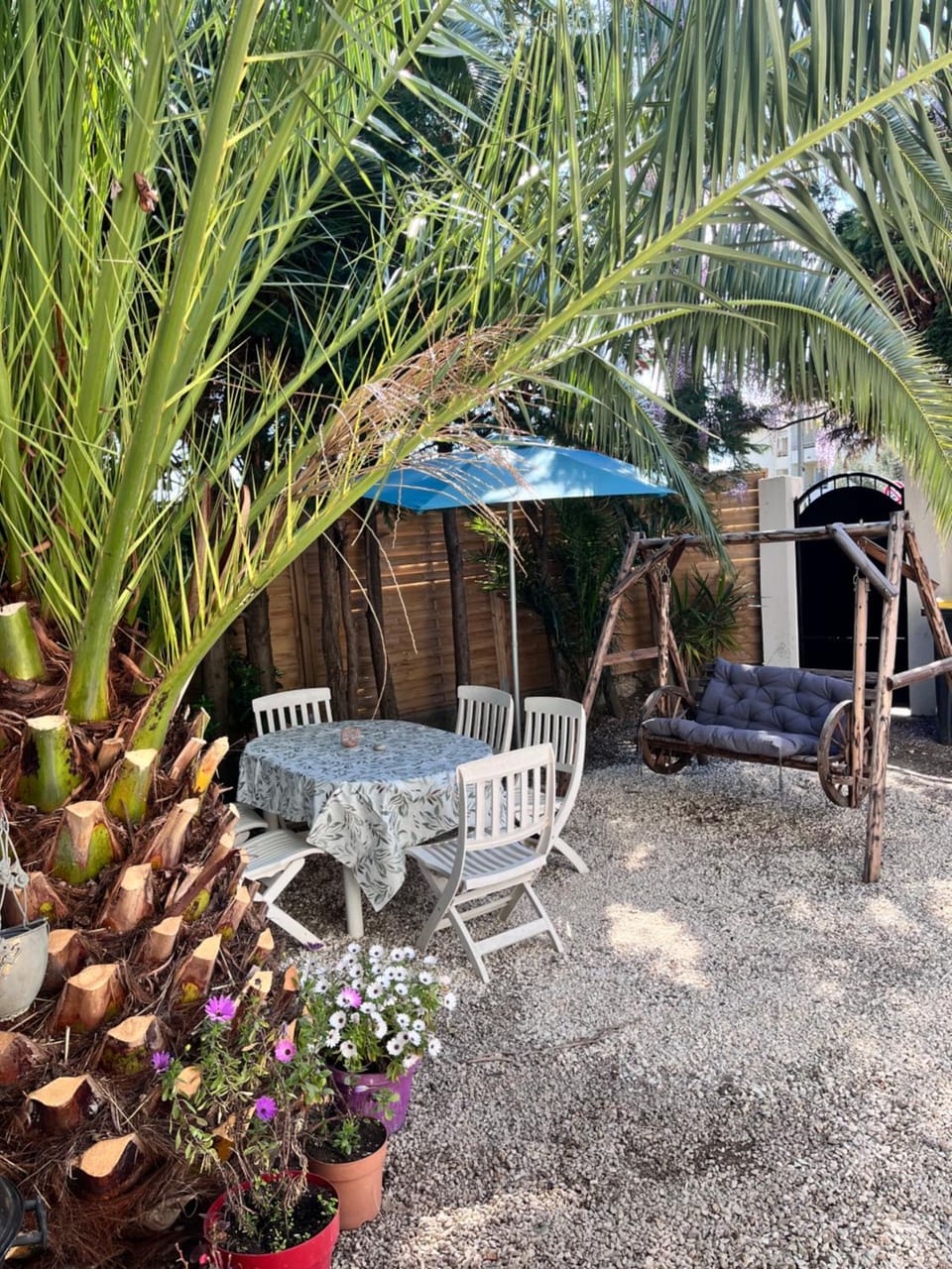 Patio, Day, Garden, Dining area, Garden view