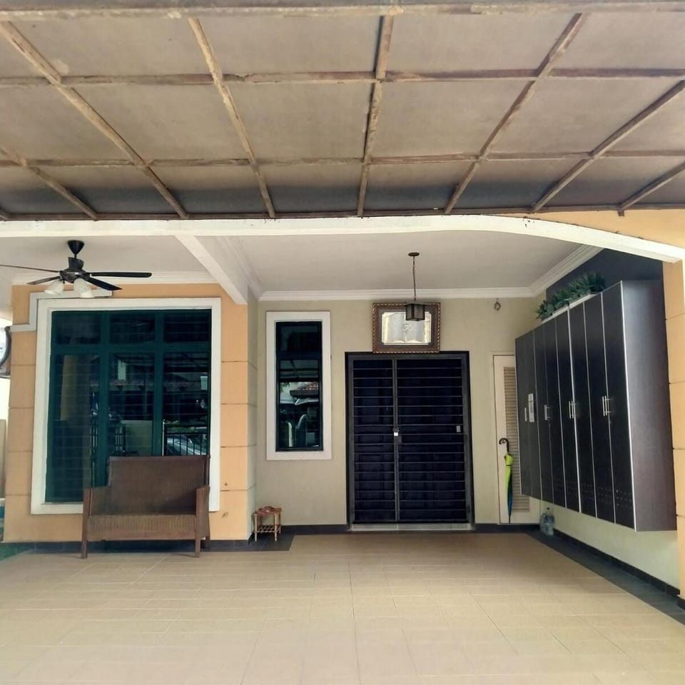 4-room double storey house, 10km KLIA House in Selangor, Malaysia