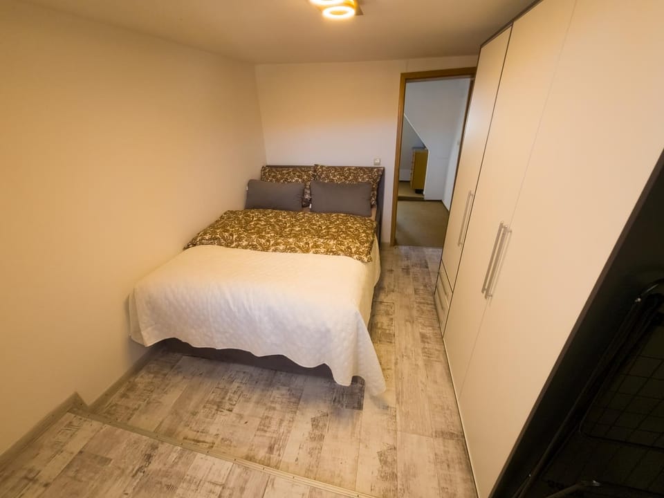 Bed, Photo of the whole room, Bedroom, wardrobe