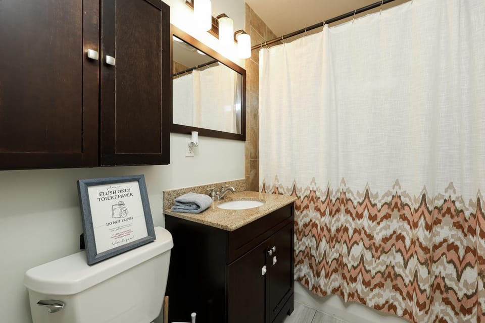 Cozy Chic Casa ,Spa ,Ac ,Theatre , Downtown, Beach House in La Mesa