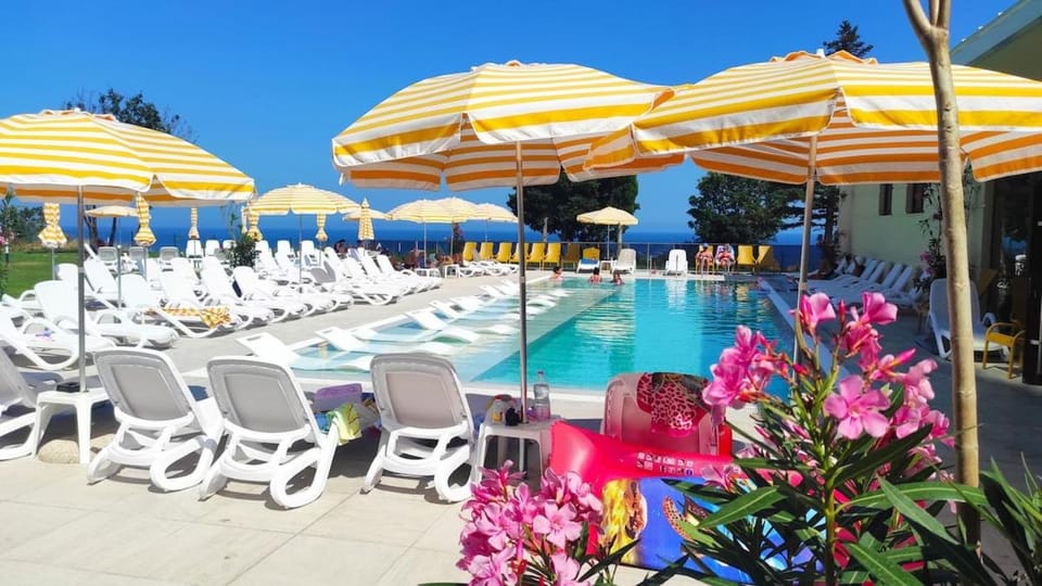 Pool view, Swimming pool, Swimming pool, sunbed