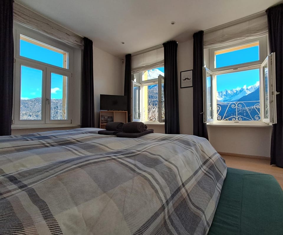 View (from property/room), Bedroom, Mountain view