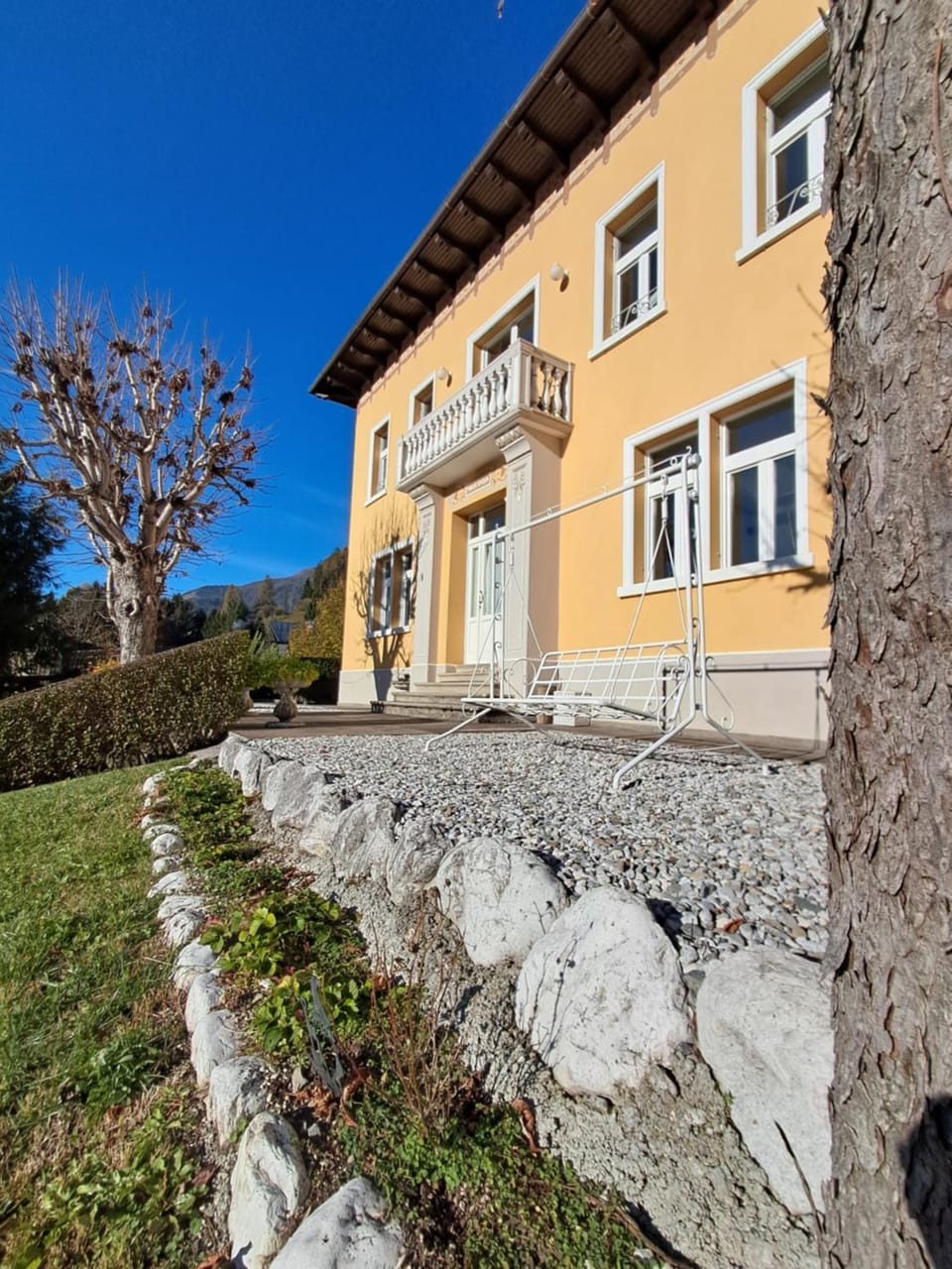 Property building, Garden, Autumn