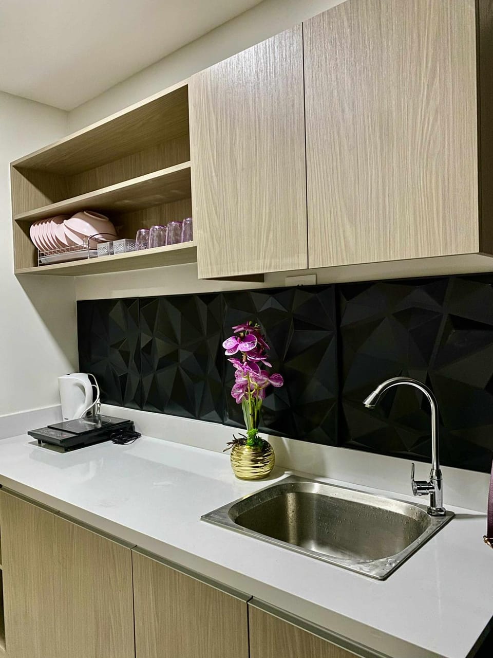 Near Airport Casa Isabel Primeworld Apartment hotel in Lapu-Lapu City