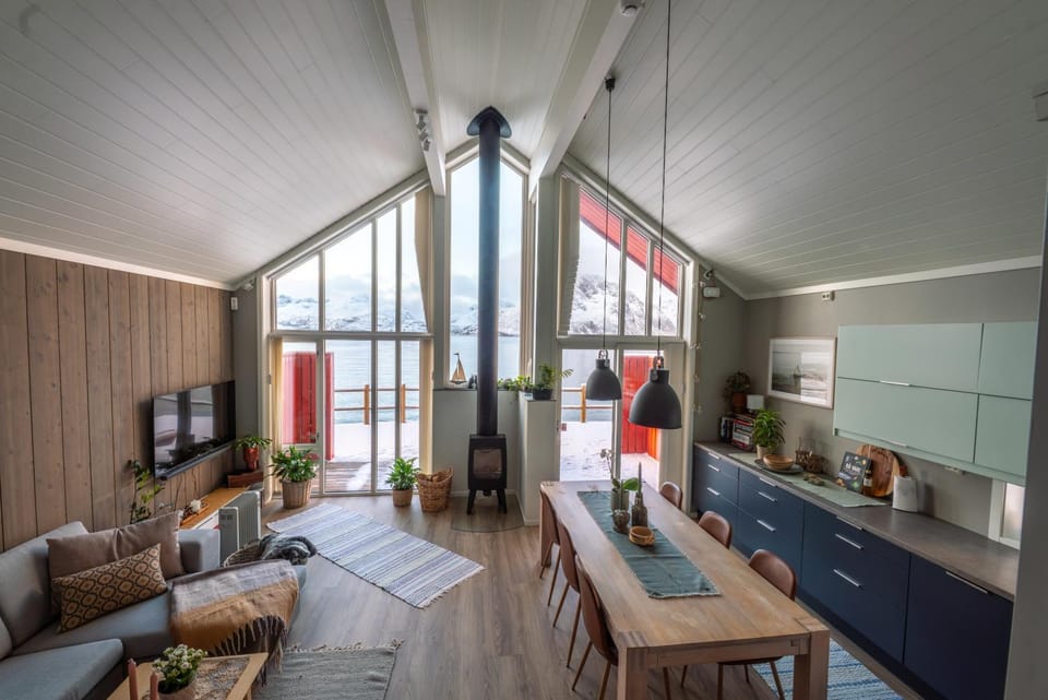 TV and multimedia, Living room, Mountain view, Sea view, fireplace, kitchen