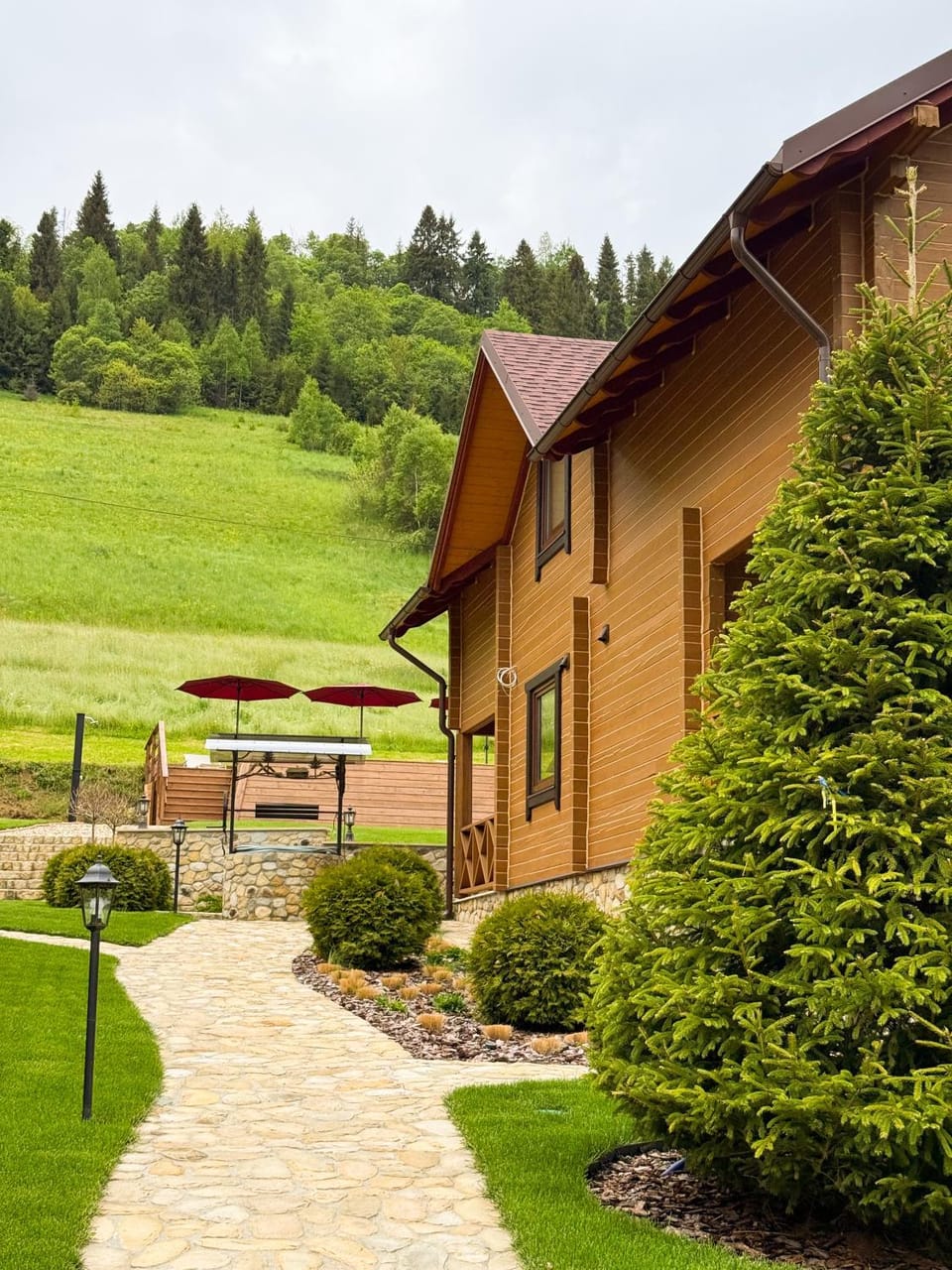 Property building, Spring, Day, Natural landscape, Garden, Garden view