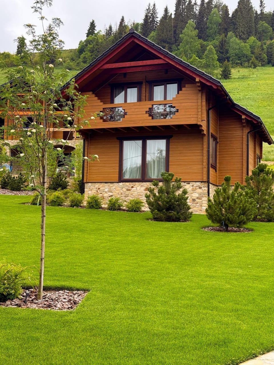 Property building, Spring, Day, Natural landscape, Garden, Garden view