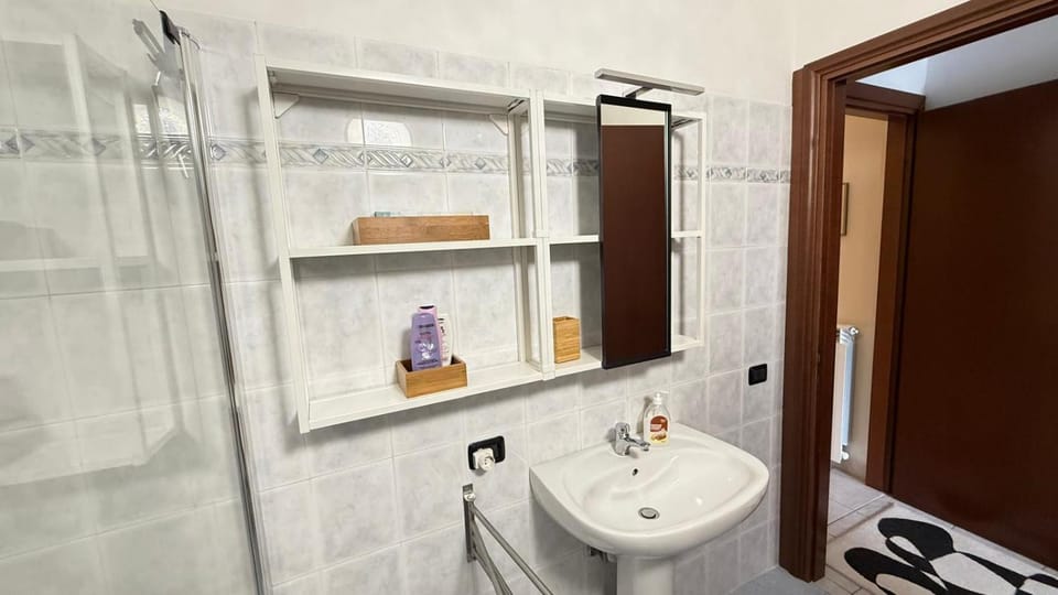 Airconditioned Terrace Apartment Cipresso 4 Apartment in Province of Lecco