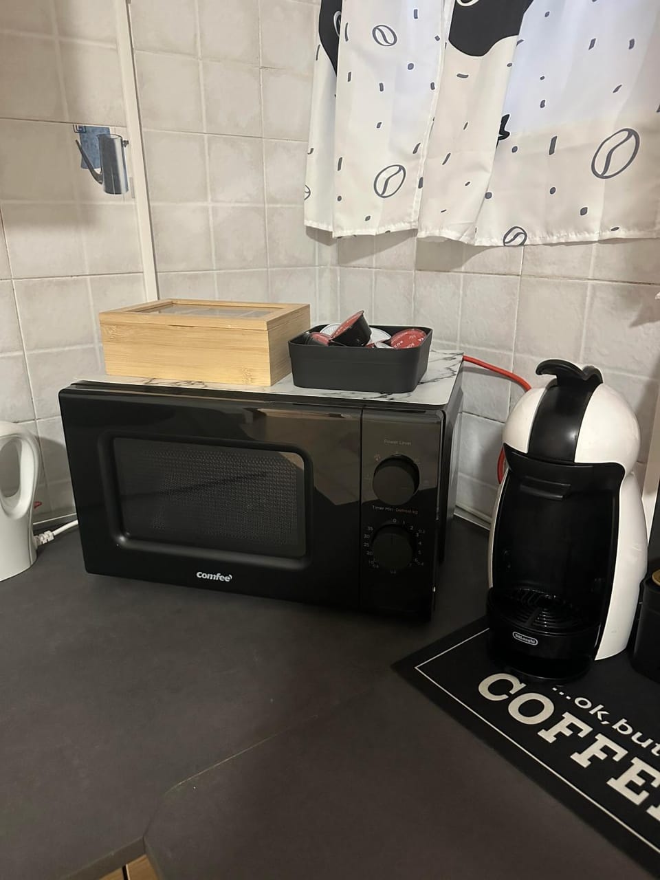 Coffee/tea facilities, Kitchen or kitchenette, microwave
