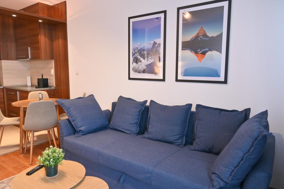 Kitchen or kitchenette, Living room, Seating area