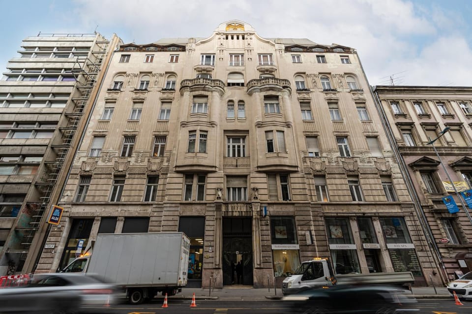 Center Stay 1 Stop to Airport Apartment in Budapest