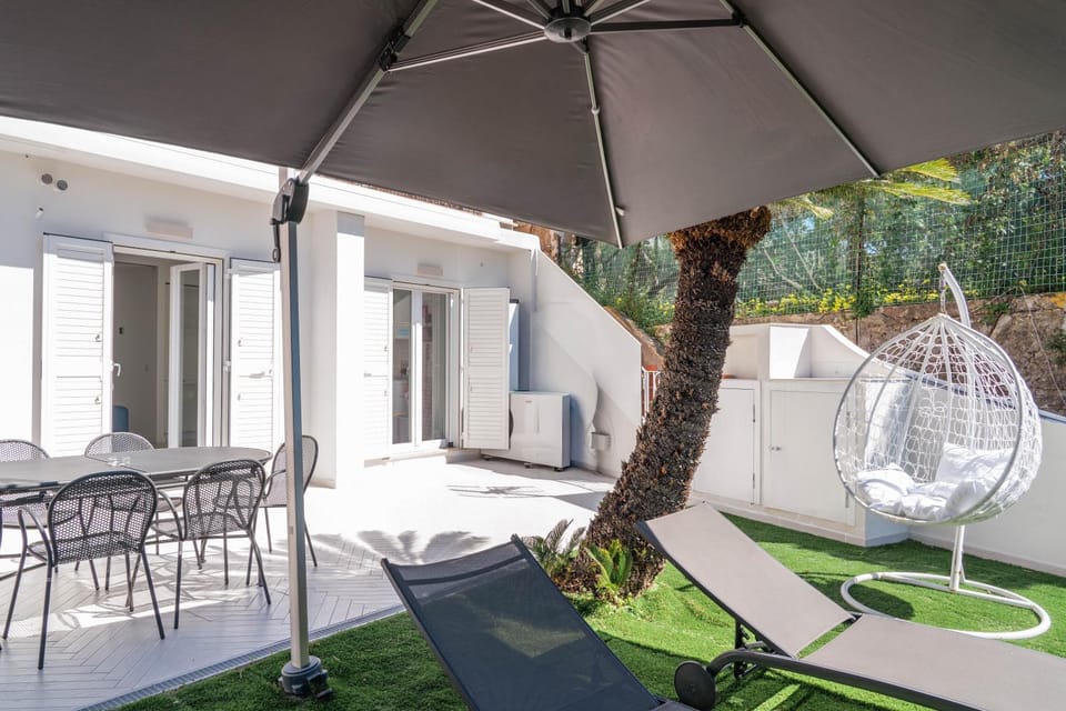 Garden view, sunbed