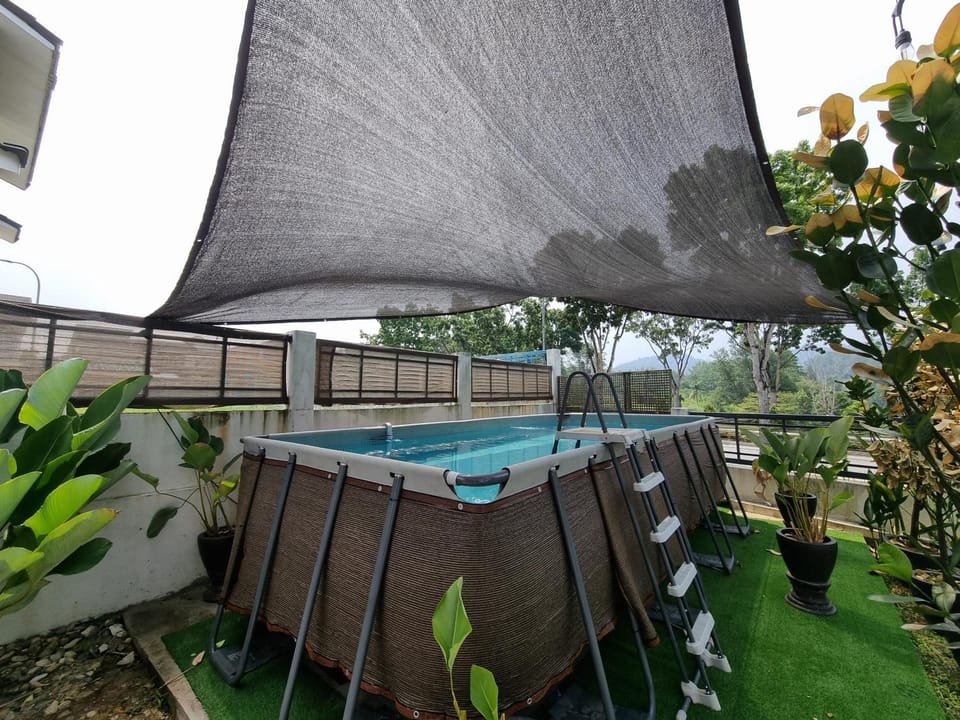 Swimming pool, Swimming pool