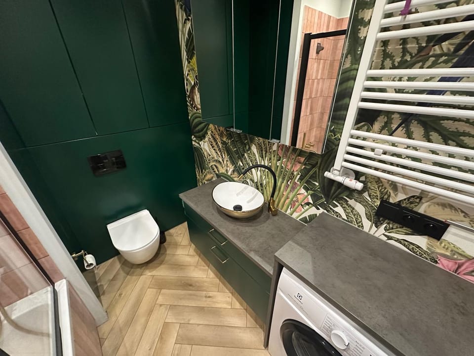 Bathroom, washing machine