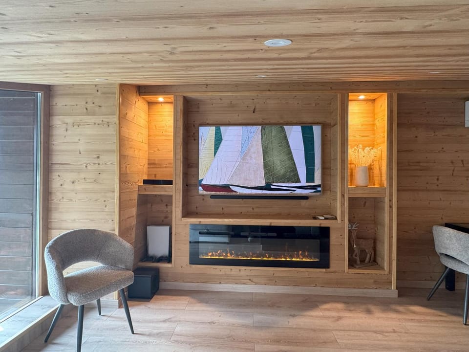 Communal lounge/ TV room, Living room