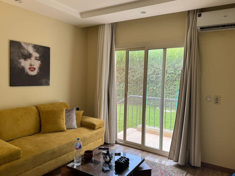 Zayed Elite Retreat pool, garden & breeze Apartment in Egypt