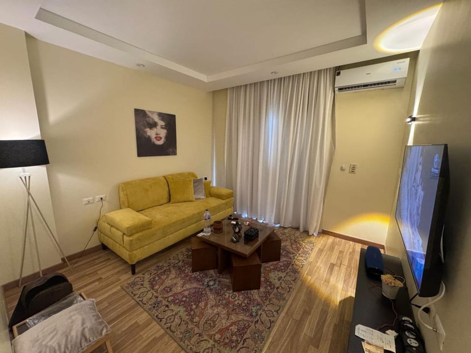 Zayed Elite Retreat pool, garden & breeze Apartment in Egypt