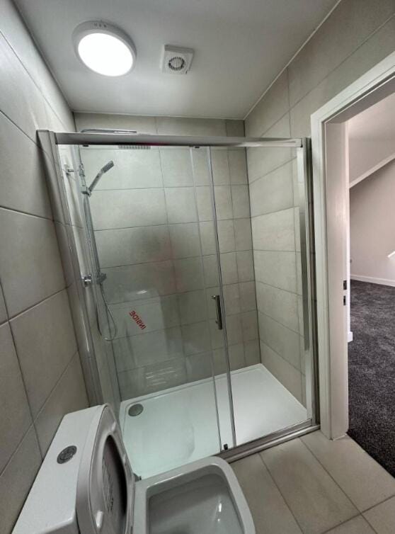 New 4-Bedroom Family Home with Free Parking House in England